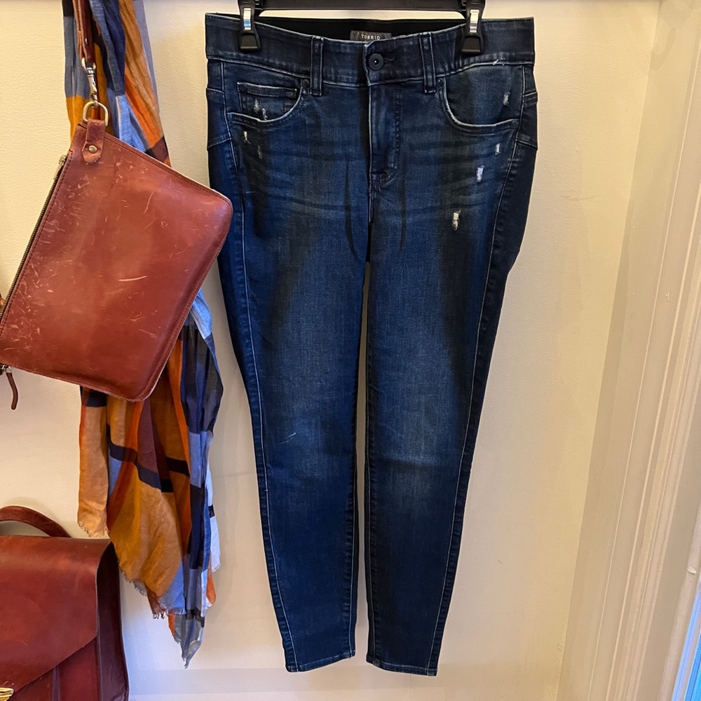 Torrid Bombshell Skinny Stretch Dark Wash Super Soft Jeans 10 Reg. - Picture 4 of 14